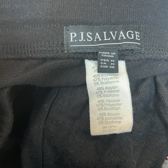 NWT PJ Salvage Black Floral Embroidered Jogger Pants Women’s Size Medium - Picture 3 of 4